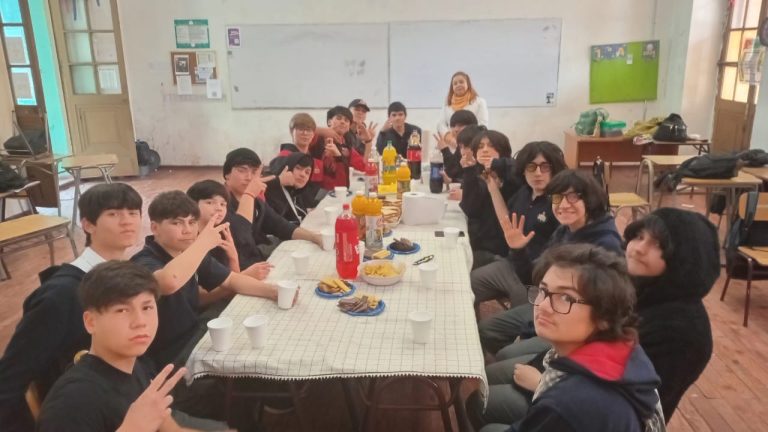 ¡Feliz Día del Profesor 2025 a todos los educadores que hacen posible el aprendizaje cada día!