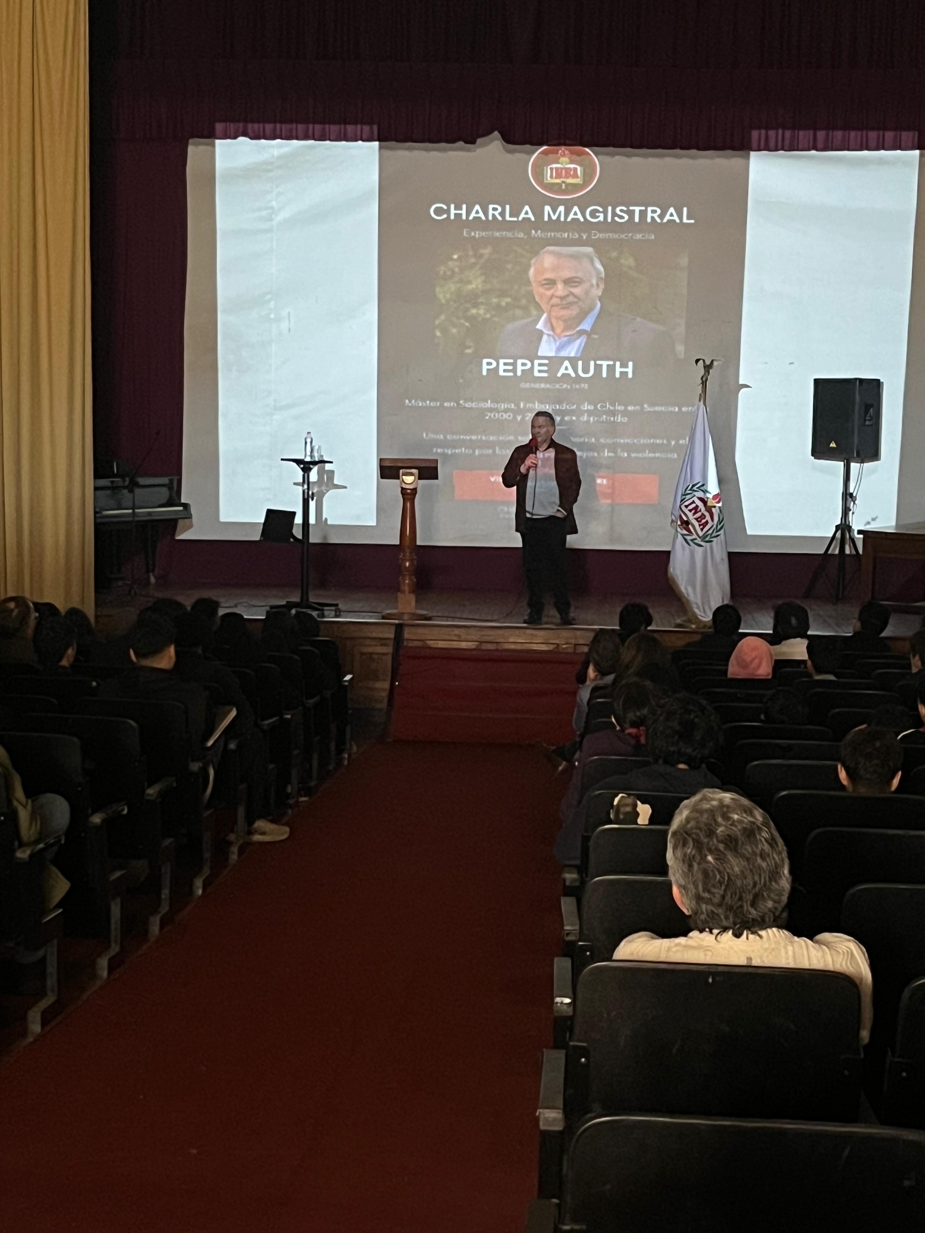 Charla magistral de Pepe Auth Stewart, generación 1973
